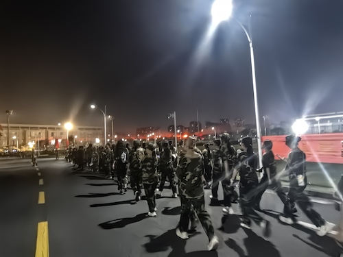 行军拉练合唱比赛3